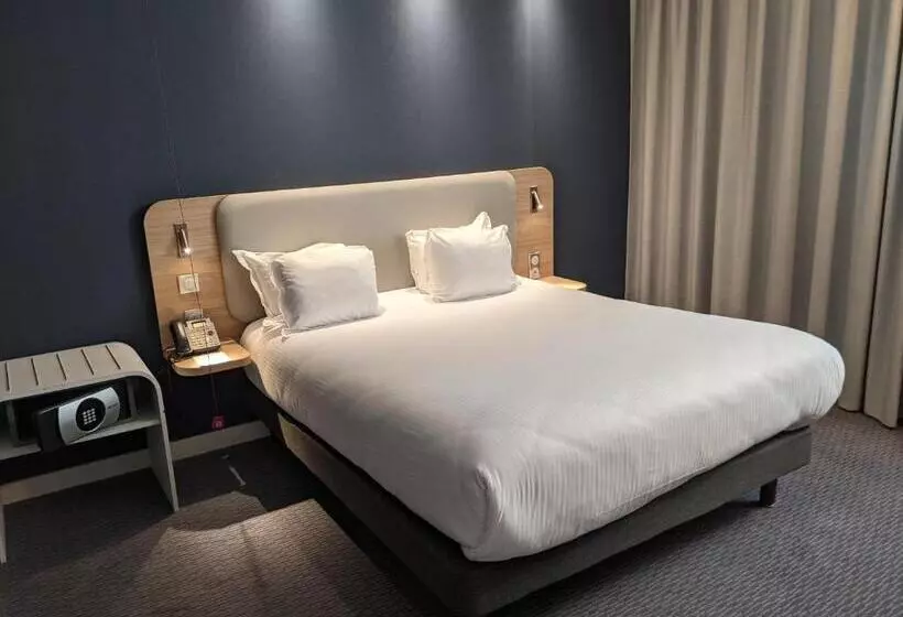 身障者適用スタンダードルーム, Holiday Inn Express Paris   Velizy, An Ihg