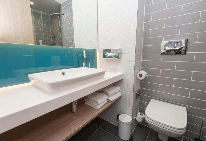 اتاق استاندارد یک نفره, Holiday Inn Express Paris   Velizy, An Ihg