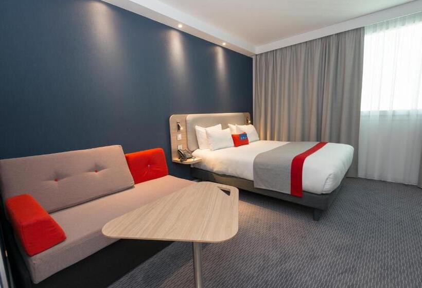 اتاق استاندارد یک نفره, Holiday Inn Express Paris   Velizy, An Ihg