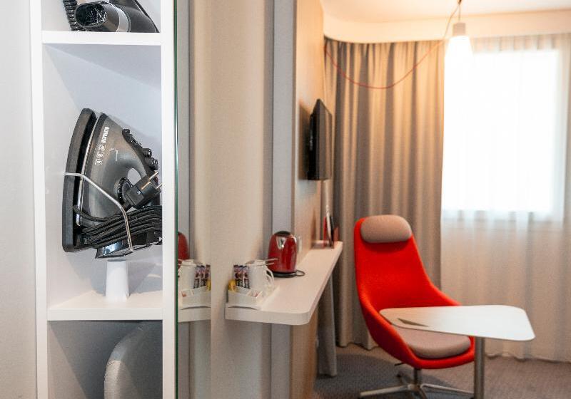 اتاق استاندارد, Holiday Inn Express Paris   Velizy, An Ihg