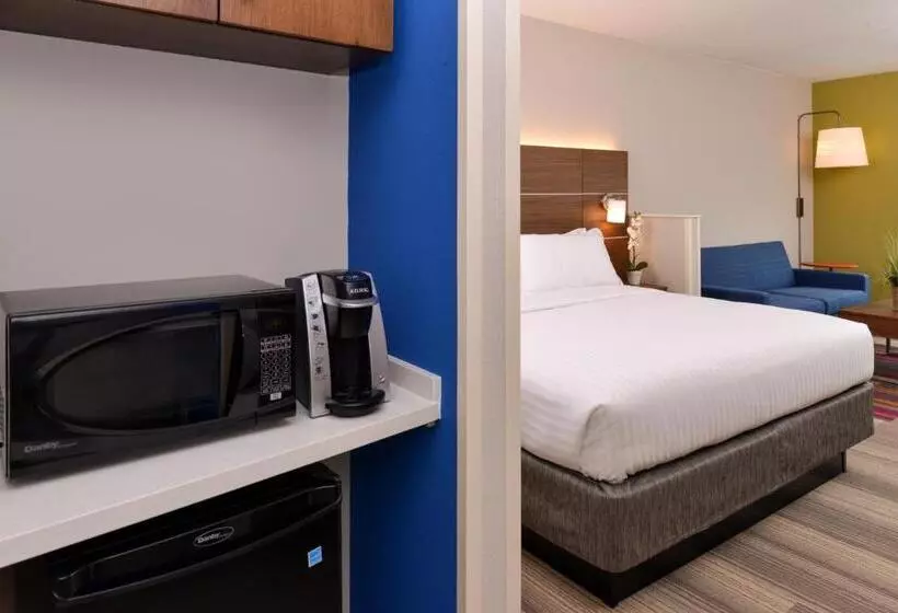 身障者適用スイートルーム, Holiday Inn Express & Suites Salem, An Ihg