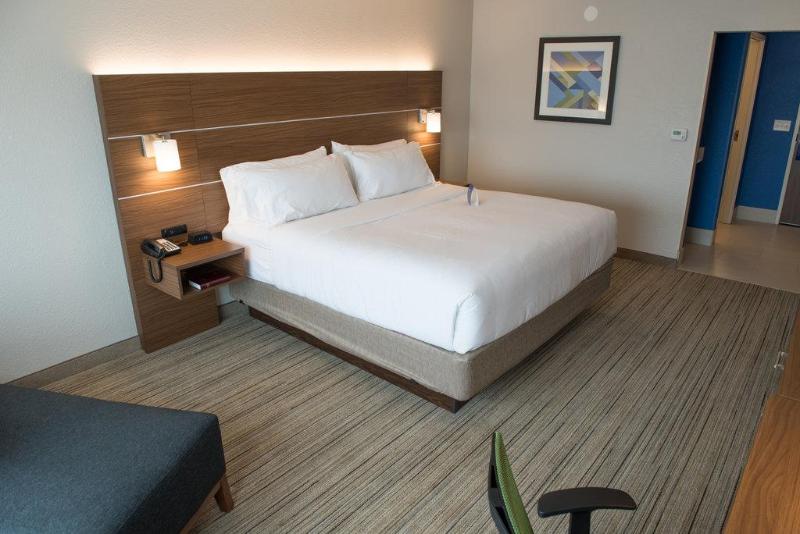 适合残疾人士使用的套间, Holiday Inn Express & Suites Salem, An Ihg