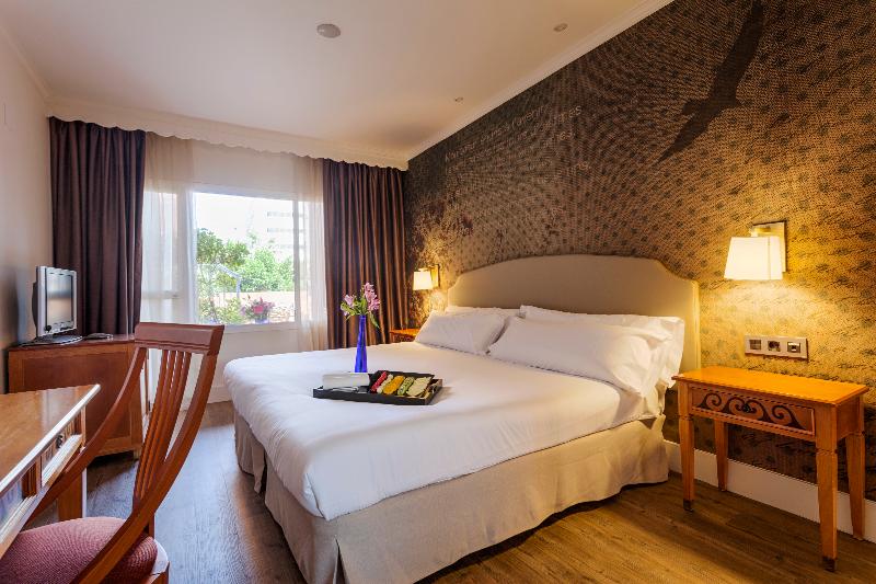 身障者適用キングサイズベッドルーム, Holiday Inn Express & Suites Salem, An Ihg