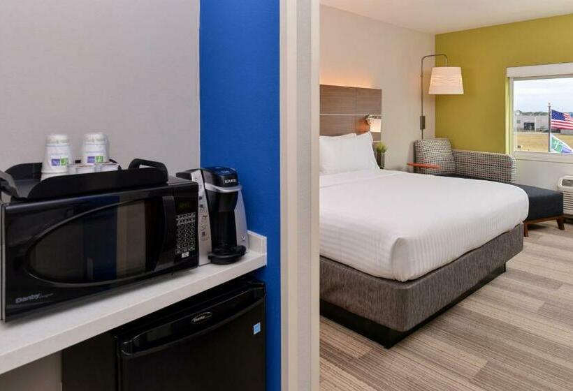 带大床的标准间, Holiday Inn Express & Suites Salem, An Ihg