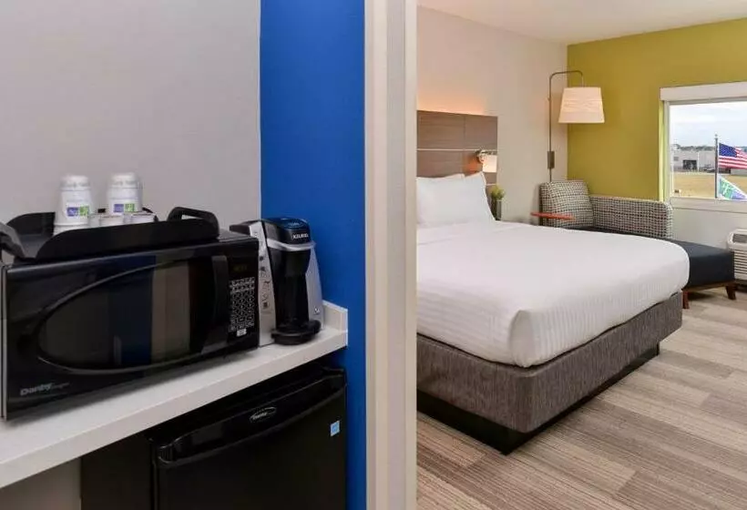 キングサイズベッドのスタンダードルーム, Holiday Inn Express & Suites Salem, An Ihg
