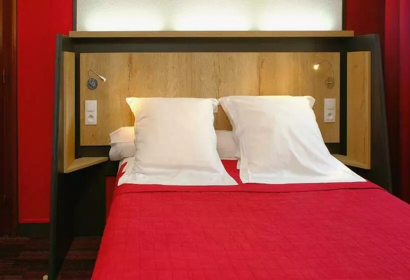 身障者適用キングサイズベッドルーム, In Hotel Nancy Frouard