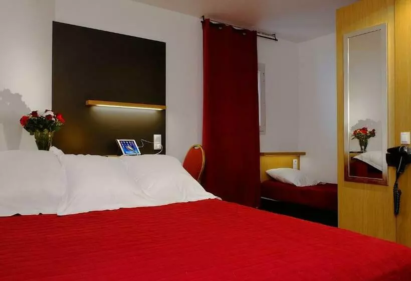 身障者適用キングサイズベッドルーム, In Hotel Nancy Frouard