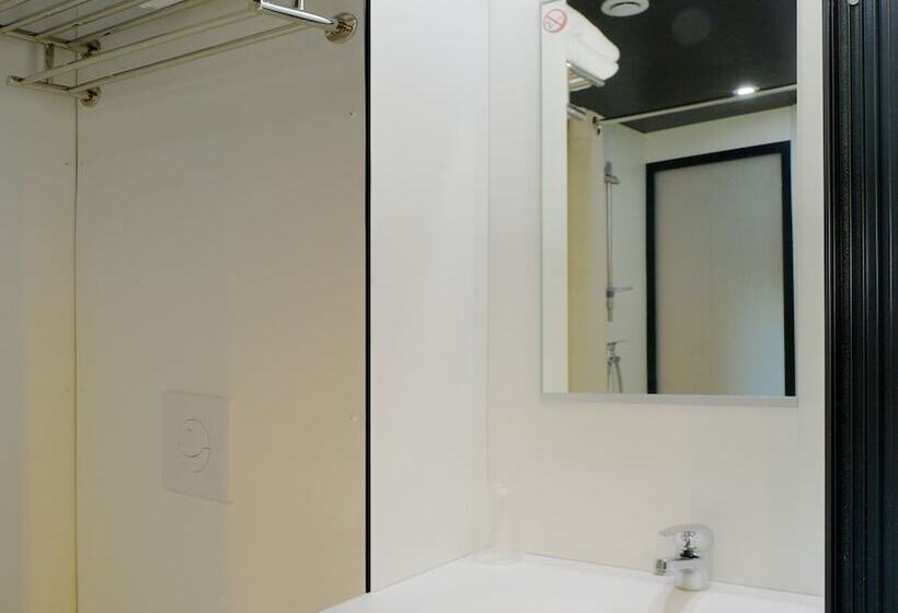 غرفة قياسية, In Hotel Nancy Frouard