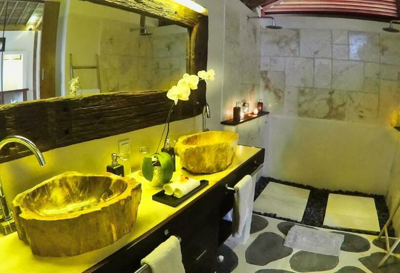 Номер Deluxe Вид на Бассейн, Kaleydo Villas