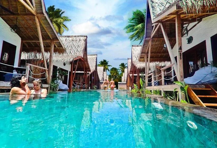 اتاق سه نفره دلوکس با چشم‌انداز استخر, Kaleydo Villas
