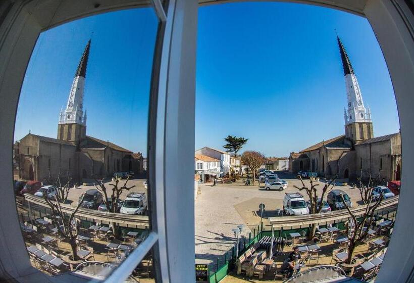 غرفة قياسية ثلاثية, Le Clocher