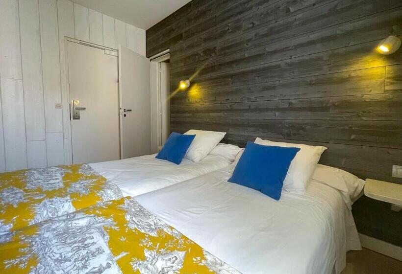 غرفة عائلية, Le Clocher