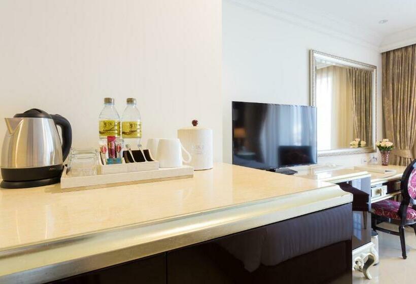 חדר דחוקס עם מיטת קינג, Lk President