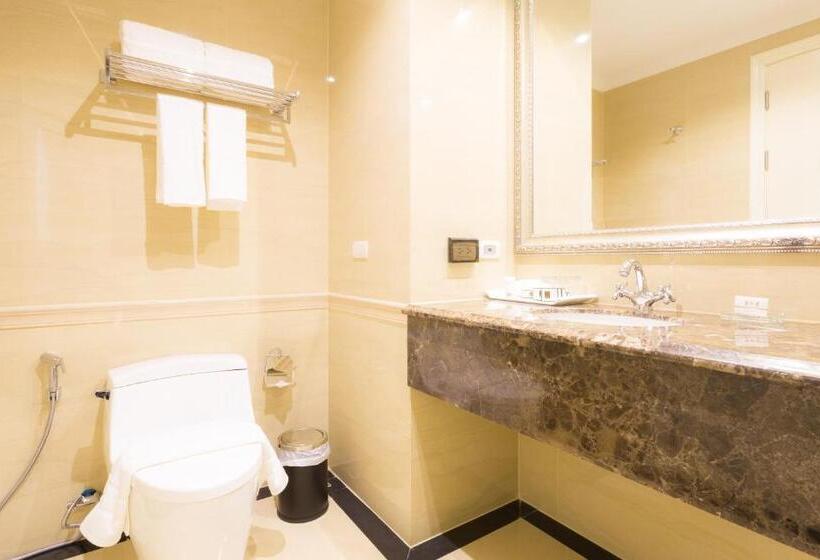 חדר דלוקס, Lk President