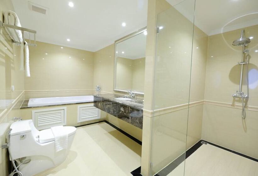 סוויטה עם נוף לעיר, Lk President