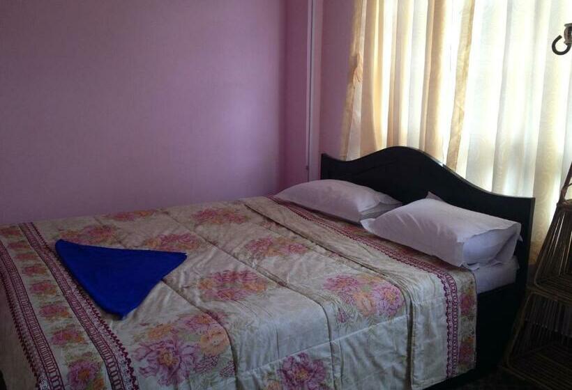 اتاق استاندارد یک تخته با بالکن, Pashupati Darshan