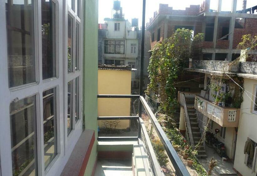 اتاق استاندارد یک تخته با بالکن, Pashupati Darshan