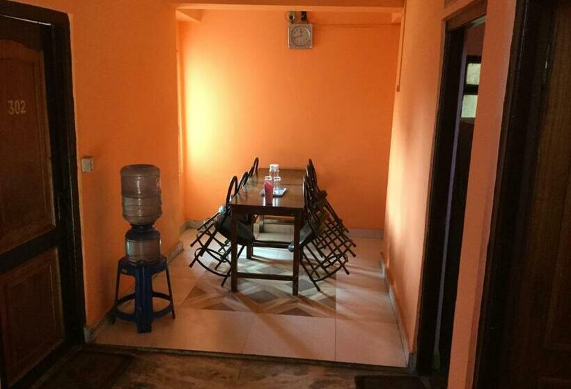 اتاق لوکس با بالکن, Pashupati Darshan