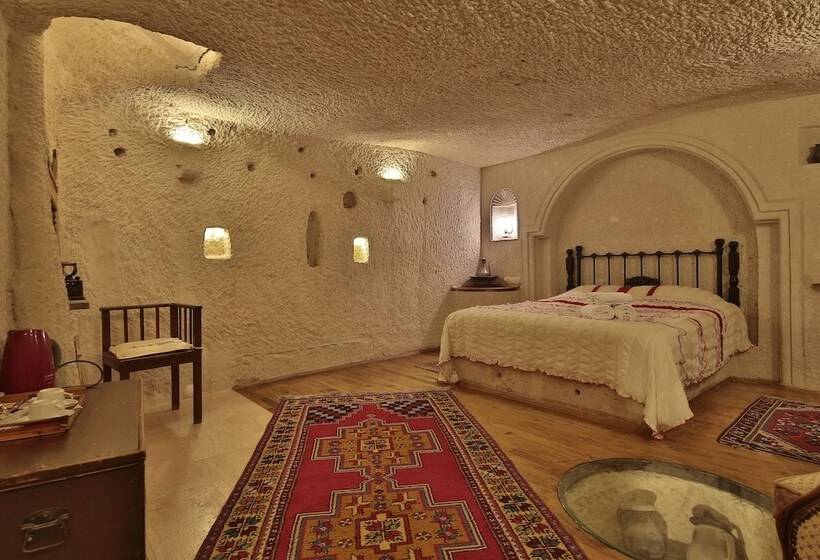 غرفة ديلوكس, Village Cave House