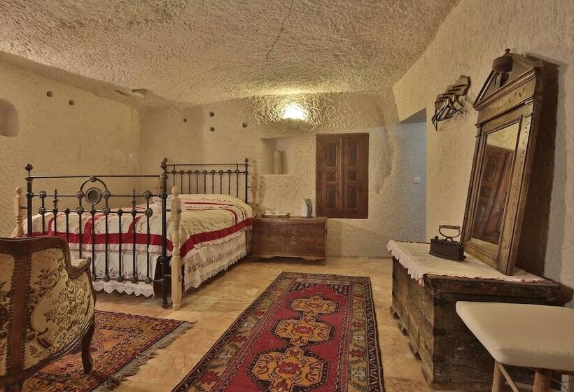 غرفة ديلوكس, Village Cave House