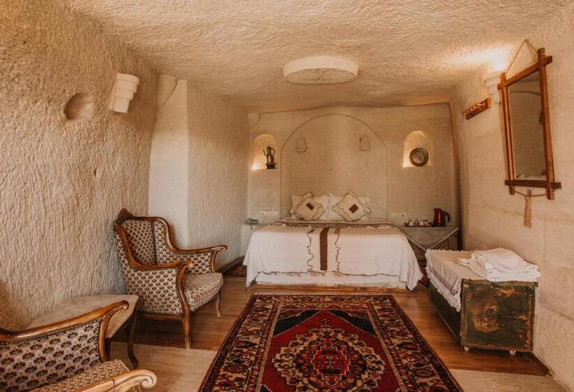 غرفة قياسية, Village Cave House