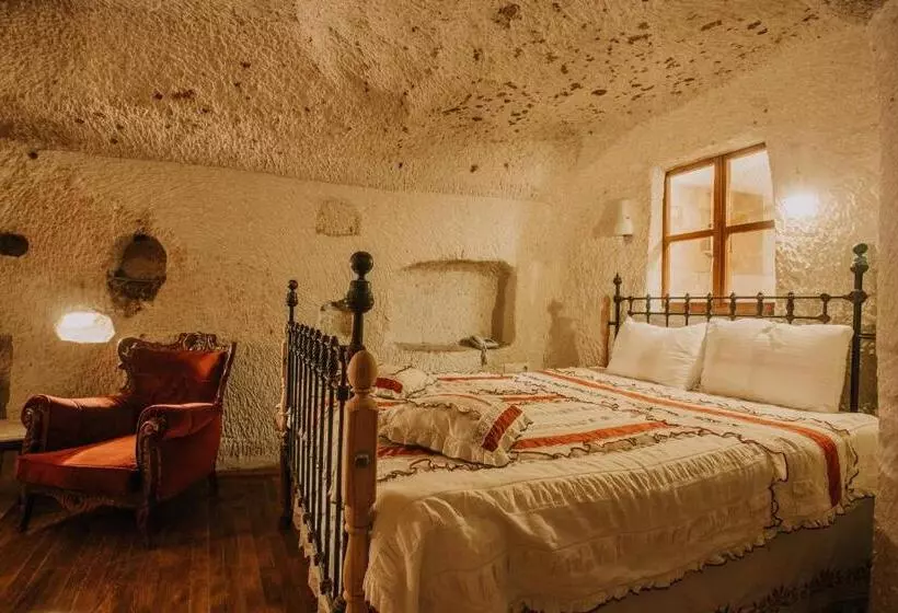 ジュニアスイート, Village Cave House