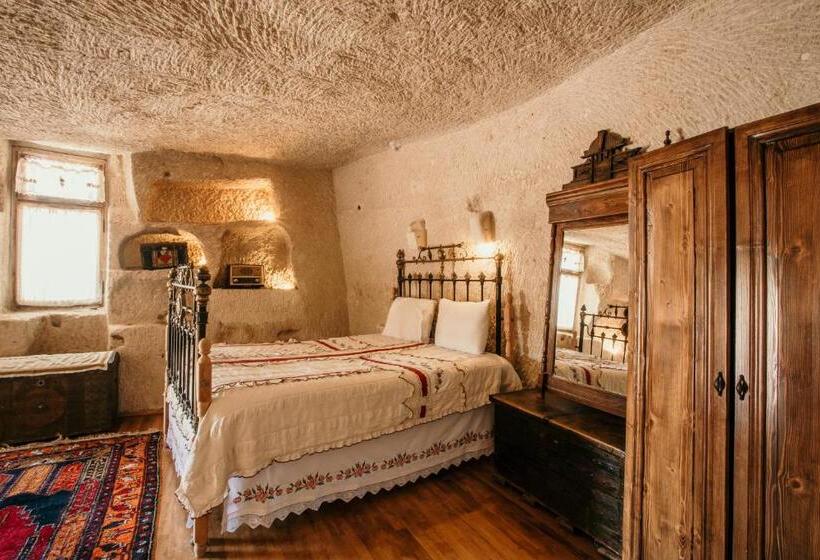 ジュニアスイート, Village Cave House