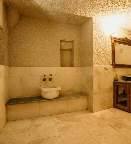 غرفة ديلوكس, Village Cave House