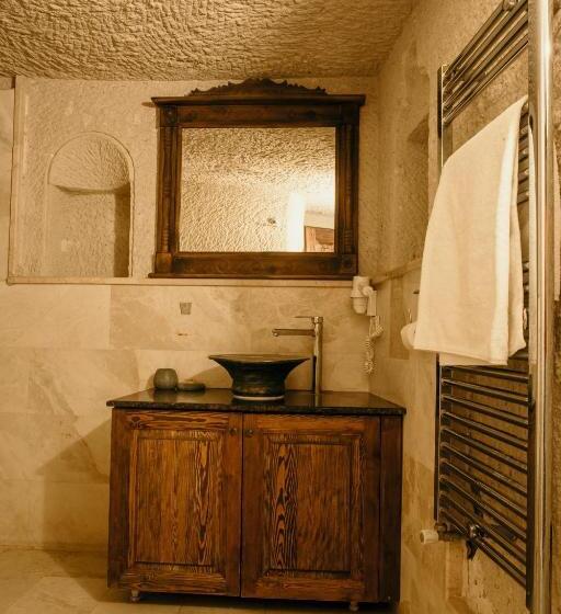 غرفة ديلوكس ثلاثية, Village Cave House