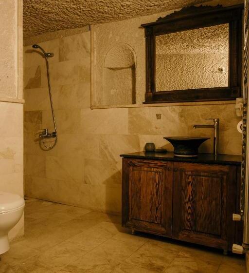 غرفة ديلوكس ثلاثية, Village Cave House