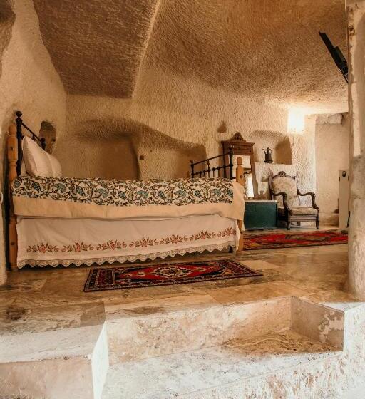 غرفة ديلوكس ثلاثية, Village Cave House