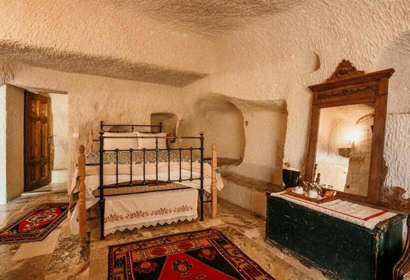 غرفة ديلوكس ثلاثية, Village Cave House