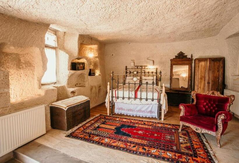 ジュニアスイート, Village Cave House
