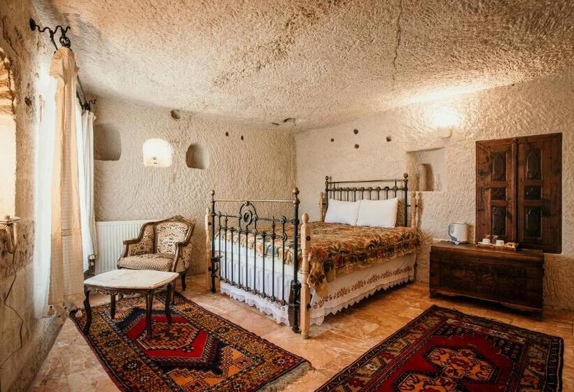 غرفة ديلوكس, Village Cave House