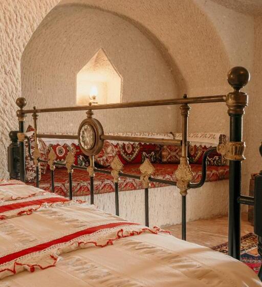 غرفة ديلوكس, Village Cave House