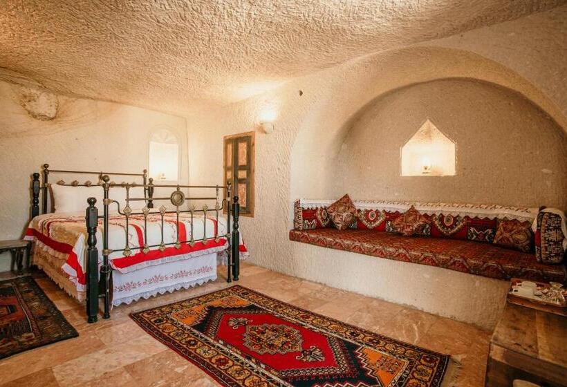 غرفة ديلوكس, Village Cave House