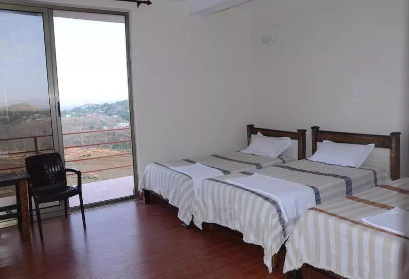 اتاق استاندارد سه تخته با چشم‌انداز, Zan Seyoum Hotel Lalibela