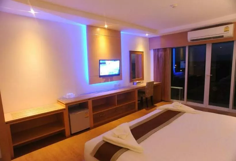 اتاق لوکس با تخت بزرگ, Kitlada Hotel Udonthani