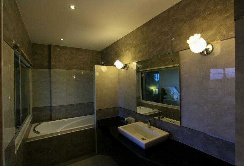 Sviitti, Kitlada Hotel Udonthani