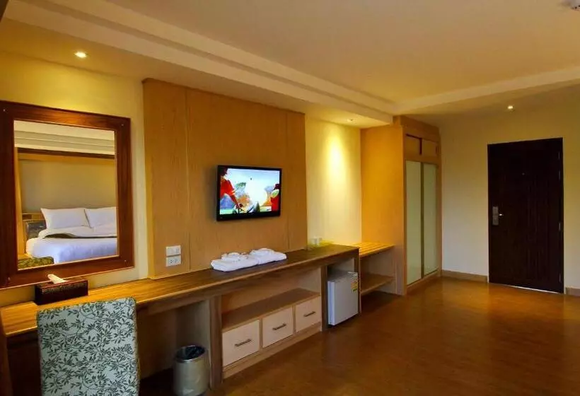 اتاق لوکس با تخت بزرگ, Kitlada Hotel Udonthani