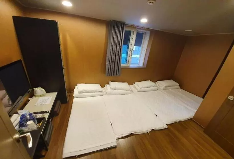 Perhehuone, Soo Song Guesthouse