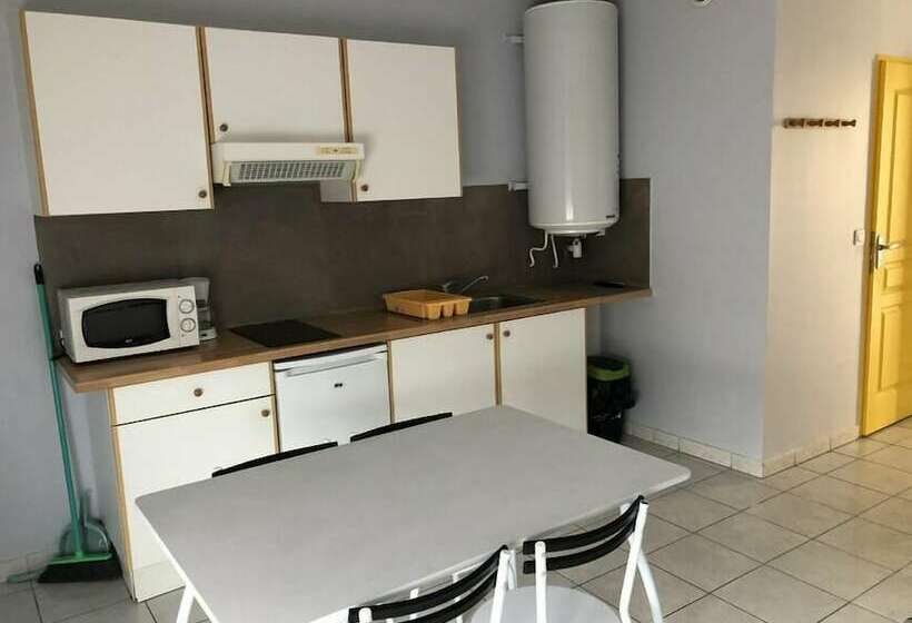 استودیوی استاندارد, Appart Hotel Acadien