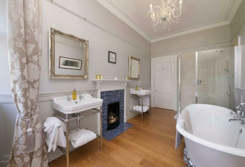 수피리어 룸 강 전망, Lysnagreyne