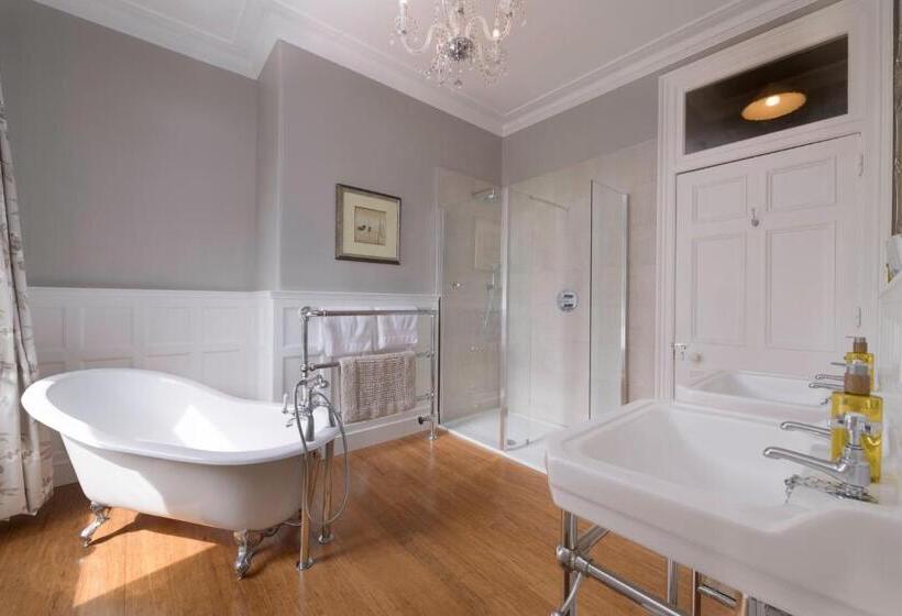 수피리어 룸, Lysnagreyne