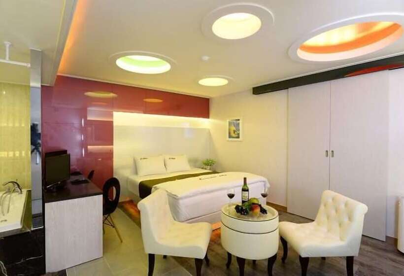 غرفة ديلوكس, Asia