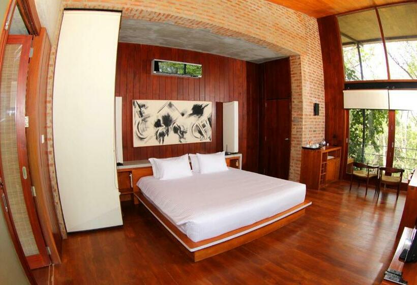 샬레, Kalundewa Retreat