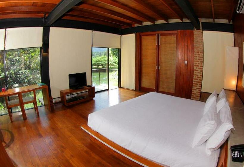 샬레, Kalundewa Retreat