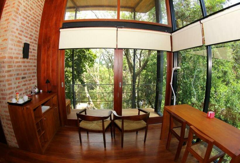 샬레, Kalundewa Retreat