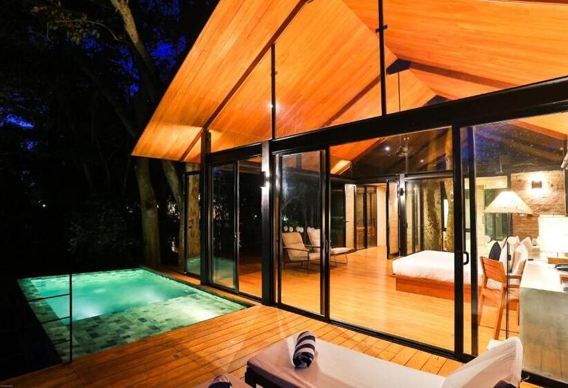 샬레, Kalundewa Retreat