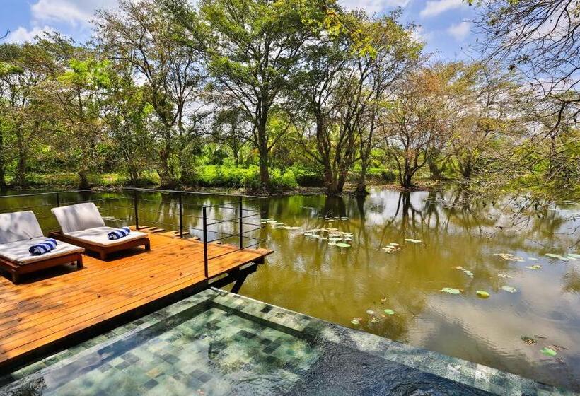 샬레, Kalundewa Retreat